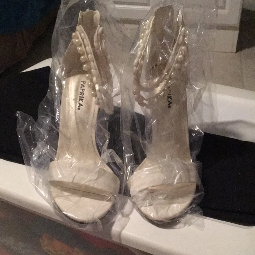 White pearl heels!! 🤍